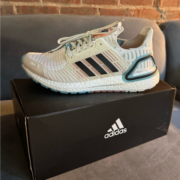 Men’s Ultraboost DNA Running Shoes - Picture 5 of 7